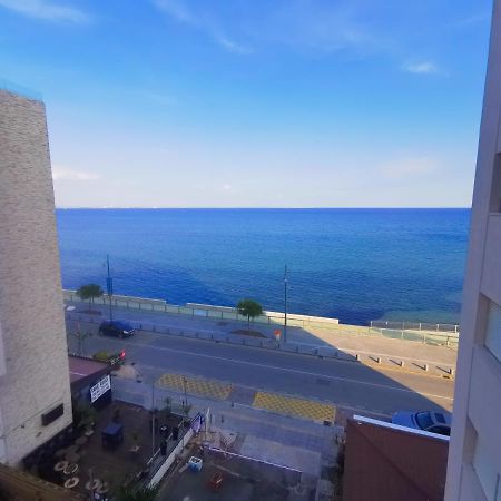 Flirty Flamingo Seaview Seafront Apartment Larnaca Exteriör bild