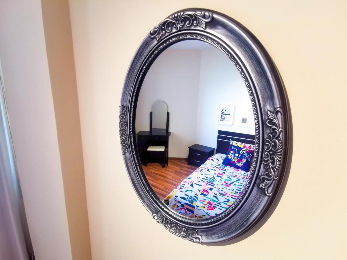 Flirty Flamingo Seaview Seafront Apartment Larnaca Exteriör bild